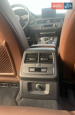 Седан Audi A4 2019 в 