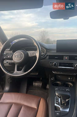Седан Audi A4 2019 в 