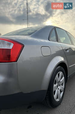 Седан Audi A4 2003 в 