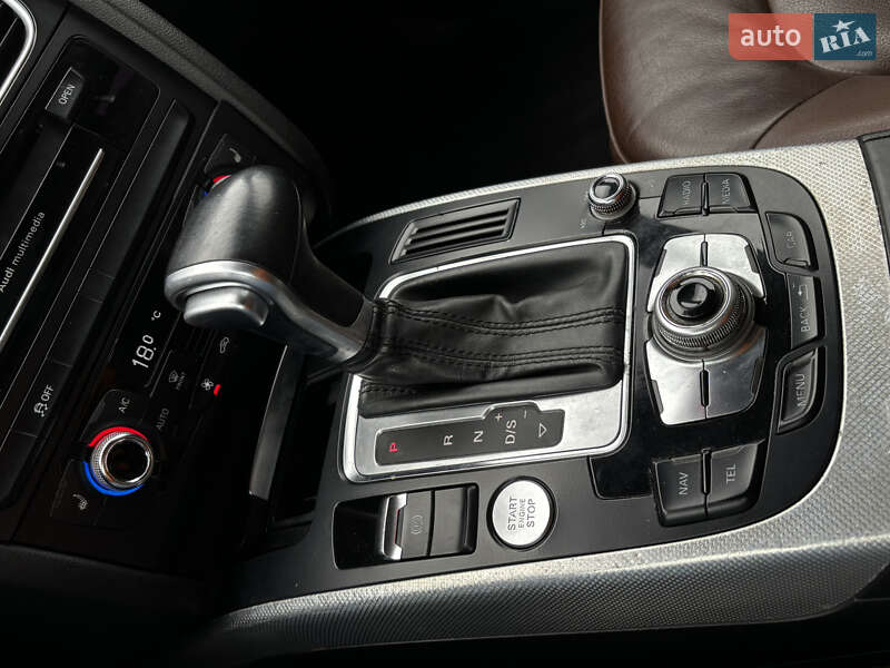 Седан Audi A4 2015 в Стрию