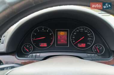 Седан Audi A4 2004 в 