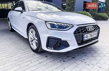 Седан Audi A4 2020 в 
