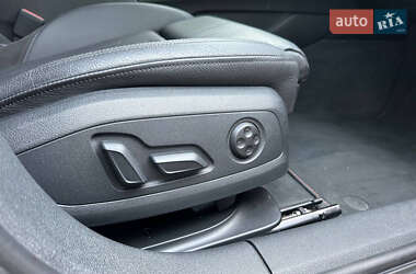 Седан Audi A4 2017 в 