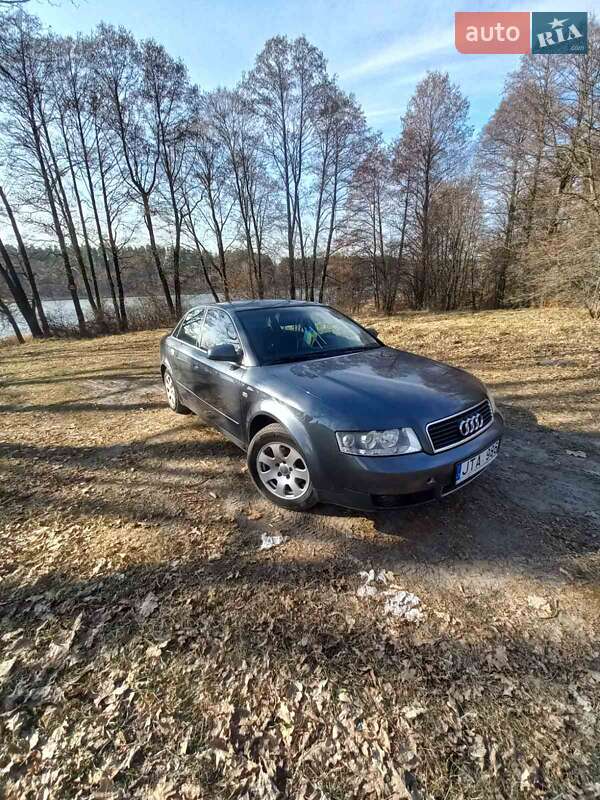 Седан Audi A4 2001 в Коростене