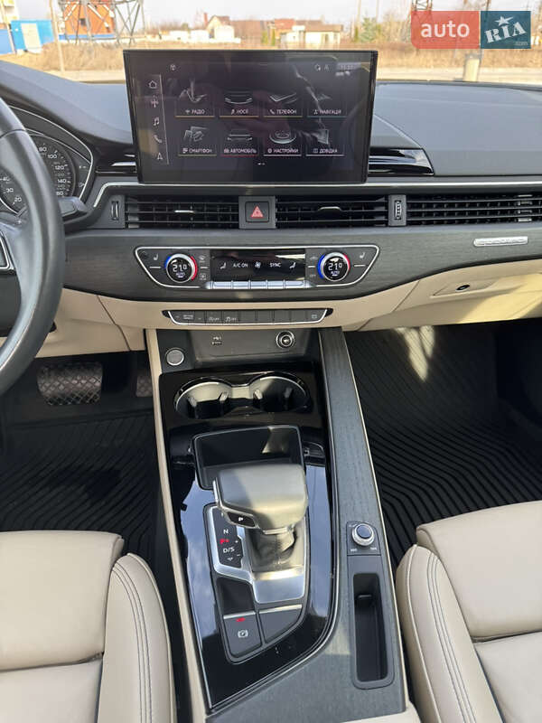 Седан Audi A4 2020 в Киеве