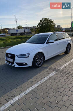 Универсал Audi A4 2013 в 