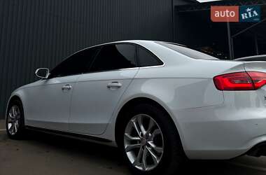 Седан Audi A4 2012 в 