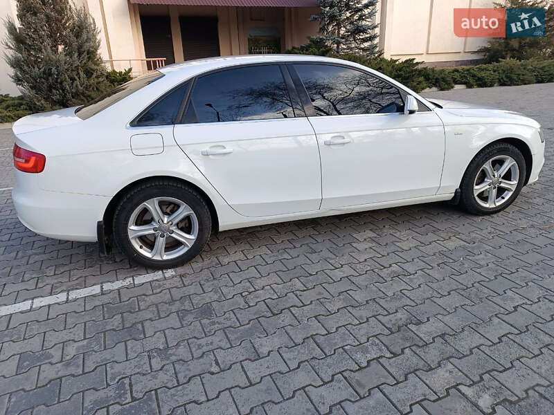 Седан Audi A4 2012 в Павлограде
