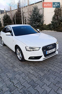 Седан Audi A4 2012 в 