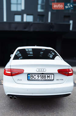 Седан Audi A4 2015 в 