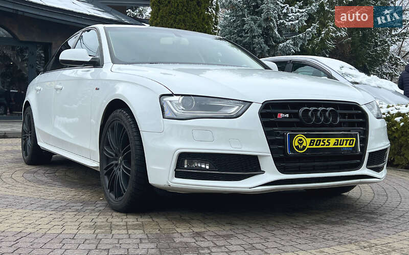 Седан Audi A4 2015 в 