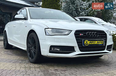 Седан Audi A4 2015 в 