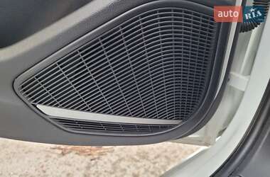 Седан Audi A4 2016 в 