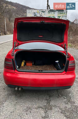 Седан Audi A4 1996 в 