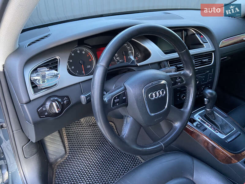 Седан Audi A4 2009 в Кропивницком