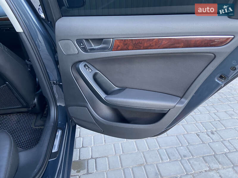 Седан Audi A4 2009 в Кропивницком