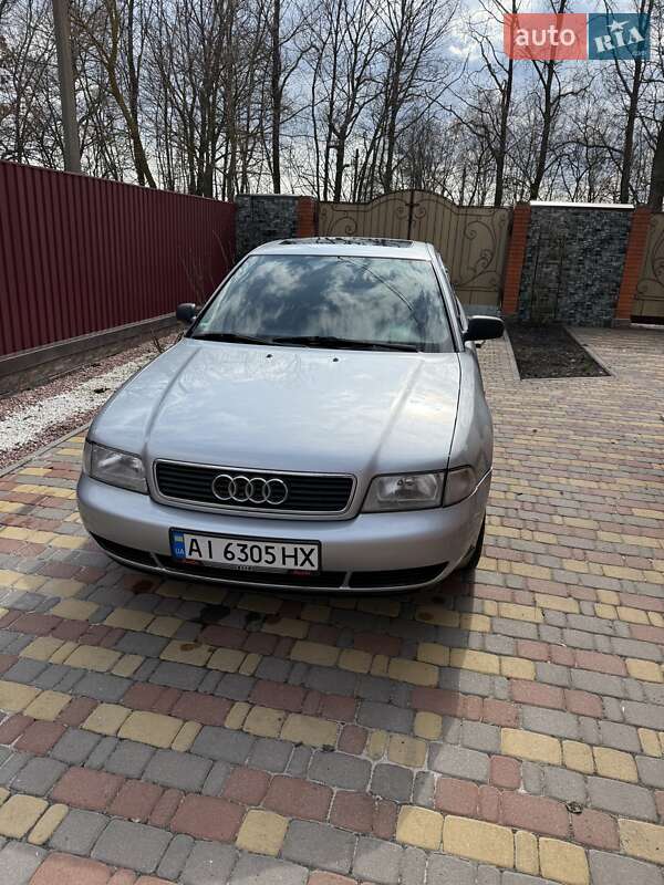 Седан Audi A4 1995 в 
