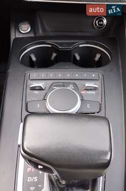 Седан Audi A4 2018 в 