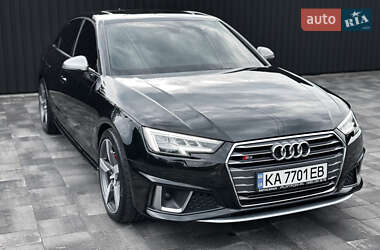 Седан Audi A4 2016 в 