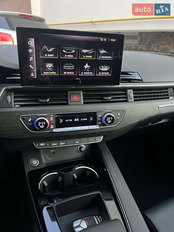 Седан Audi A4 2023 в Львові