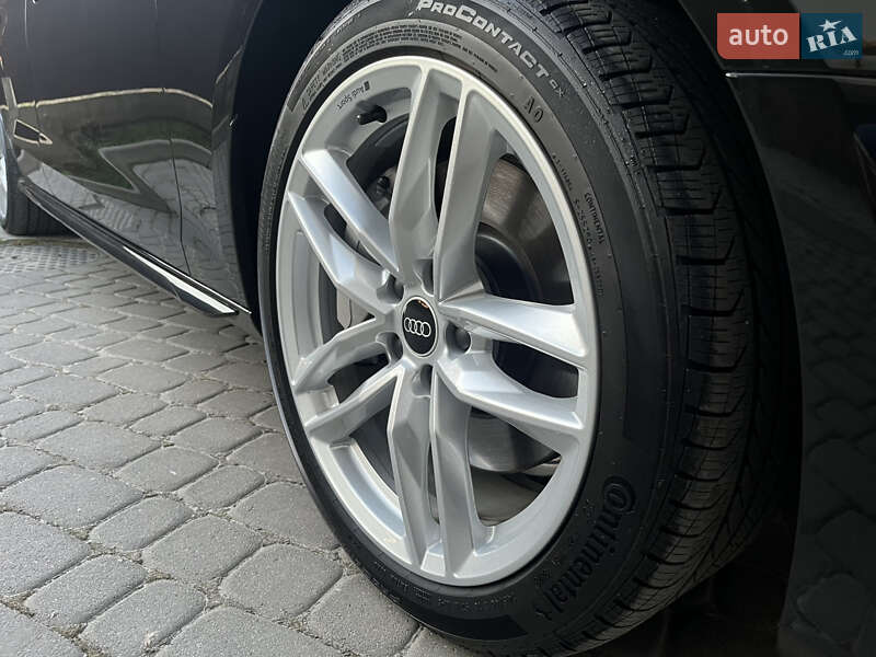 Седан Audi A4 2023 в Львові