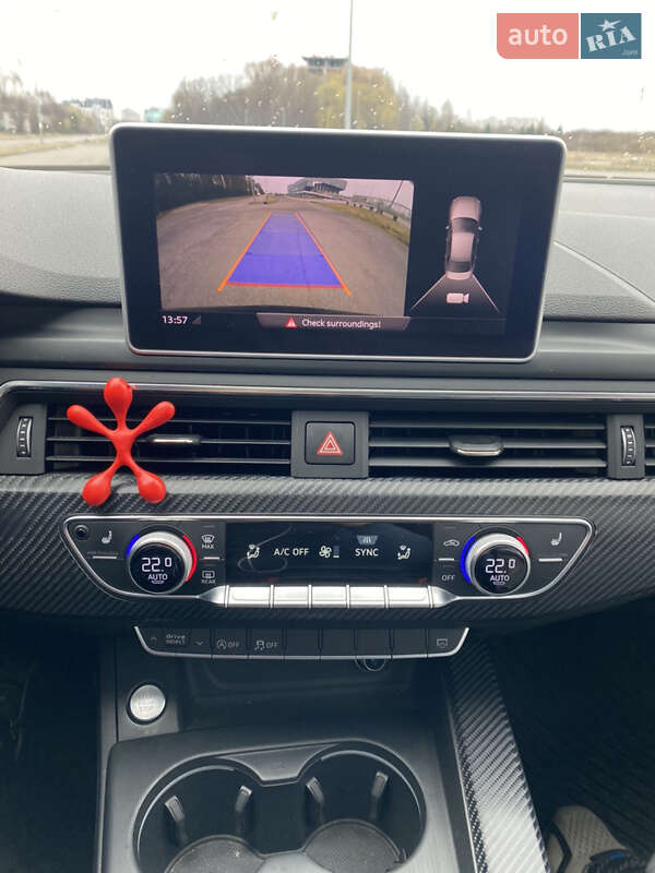 Седан Audi A4 2016 в Львове