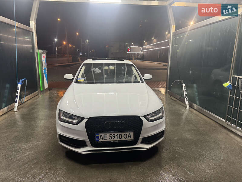 Седан Audi A4 2014 в Кривом Роге