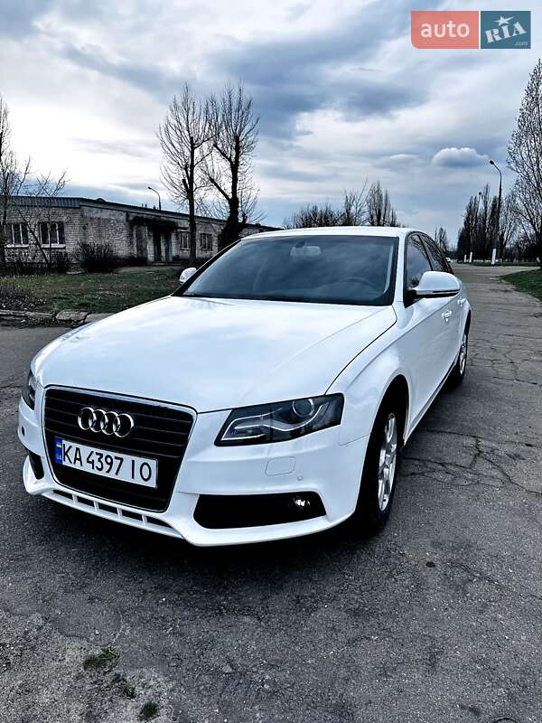 Седан Audi A4 2009 в 