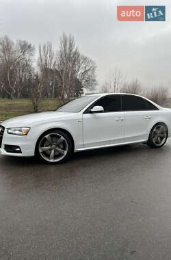 Седан Audi A4 2013 в 