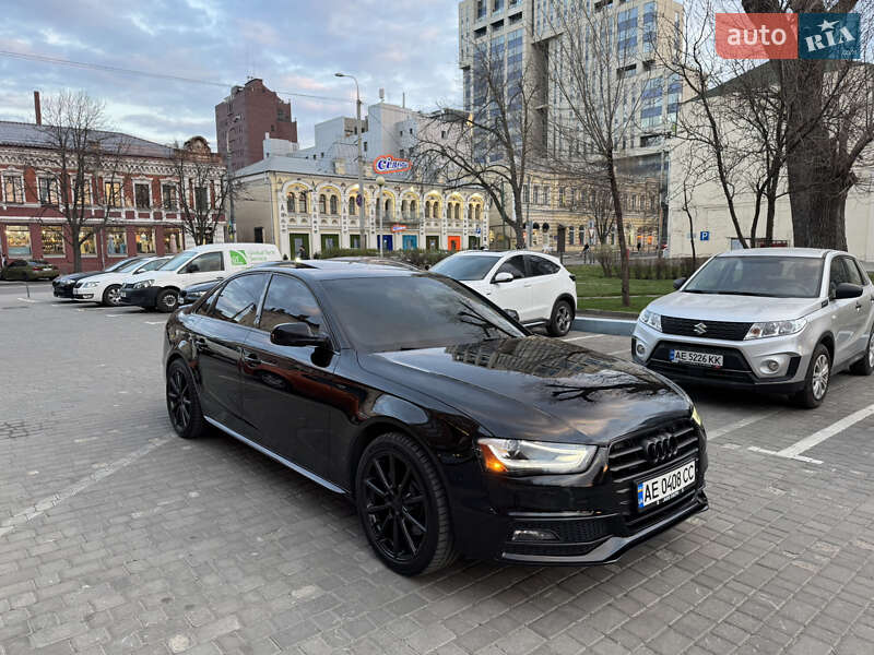 Седан Audi A4 2015 в 