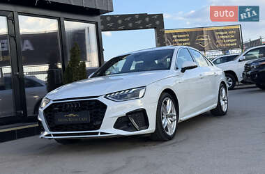 Седан Audi A4 2022 в 