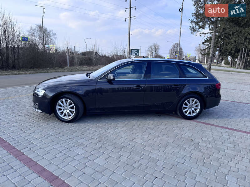 Универсал Audi A4 2012 в Староконстантинове