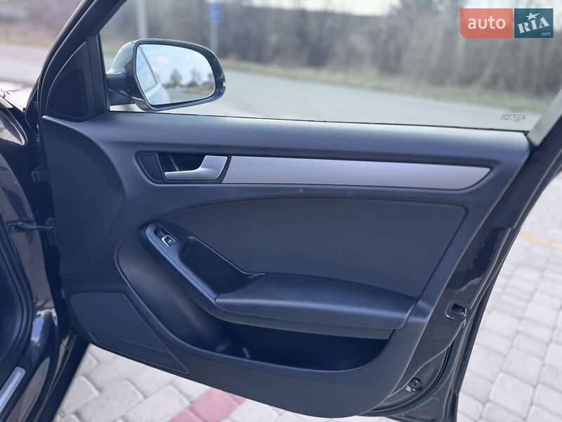 Универсал Audi A4 2012 в Староконстантинове