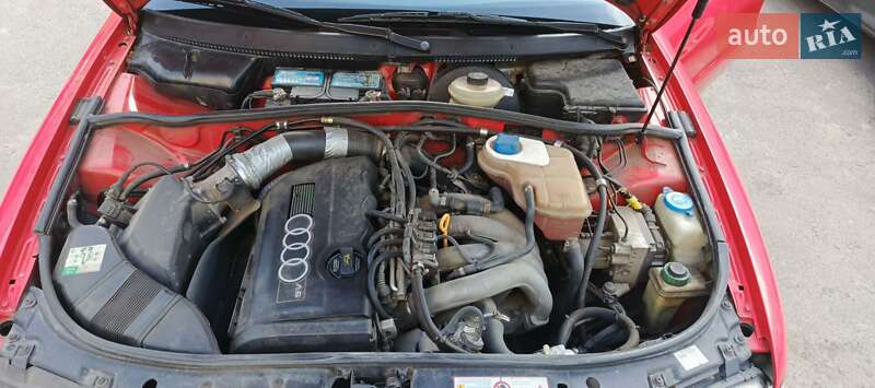 Седан Audi A4 1995 в Львове