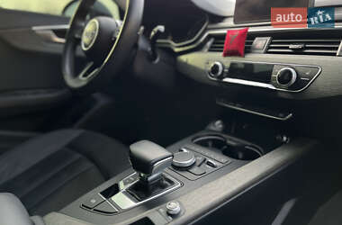 Седан Audi A4 2019 в 