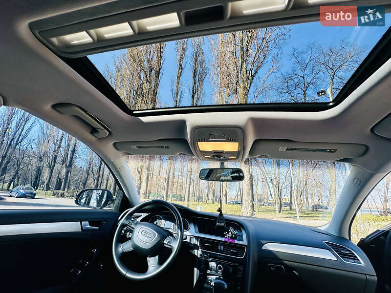 Седан Audi A4 2014 в Киеве