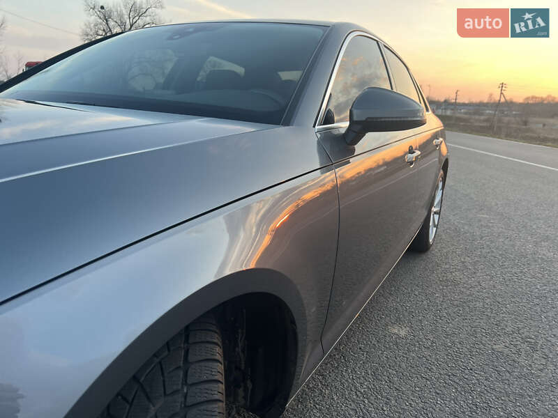 Седан Audi A4 2019 в Киеве