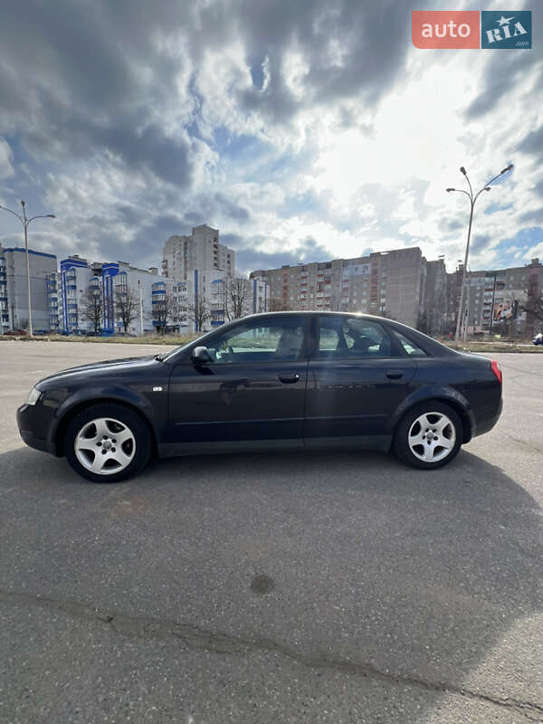 Седан Audi A4 2002 в Чернигове