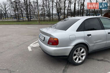 Седан Audi A4 1996 в 