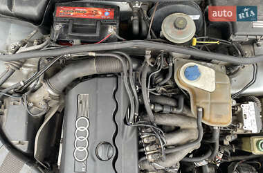 Седан Audi A4 1996 в 