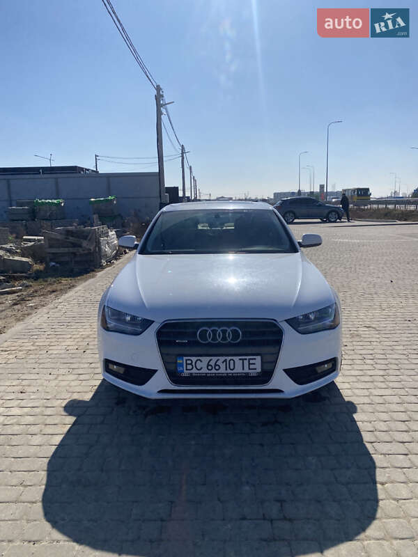 Седан Audi A4 2013 в Львове