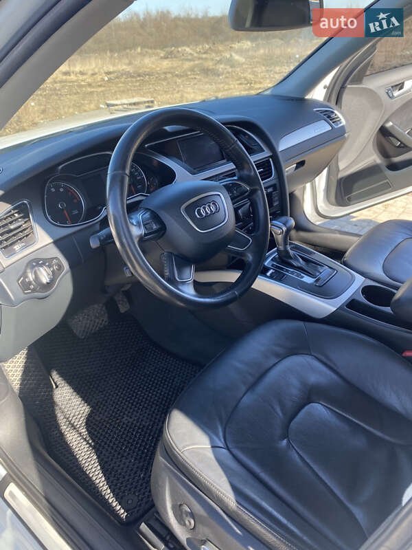 Седан Audi A4 2013 в Львове