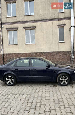 Седан Audi A4 2004 в 