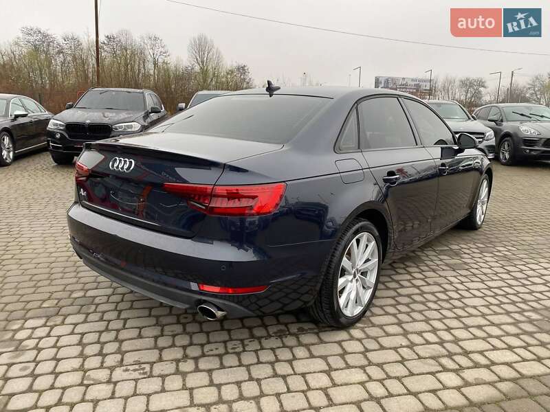 Седан Audi A4 2016 в Львове