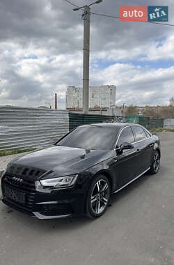 Седан Audi A4 2017 в 
