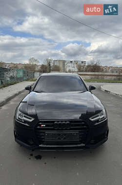 Седан Audi A4 2017 в 