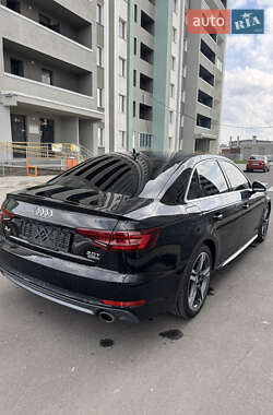 Седан Audi A4 2017 в 