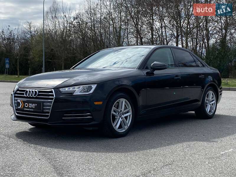 Седан Audi A4 2016 в Львове