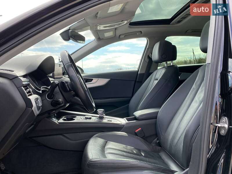 Седан Audi A4 2016 в Львове