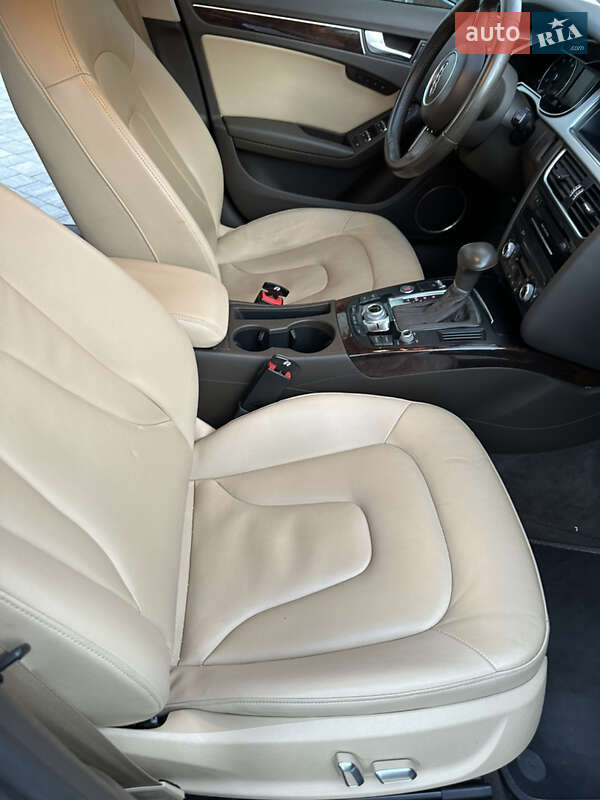 Седан Audi A4 2015 в Киеве